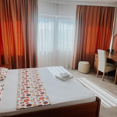 Motel Daco Вітез Екстер'єр фото