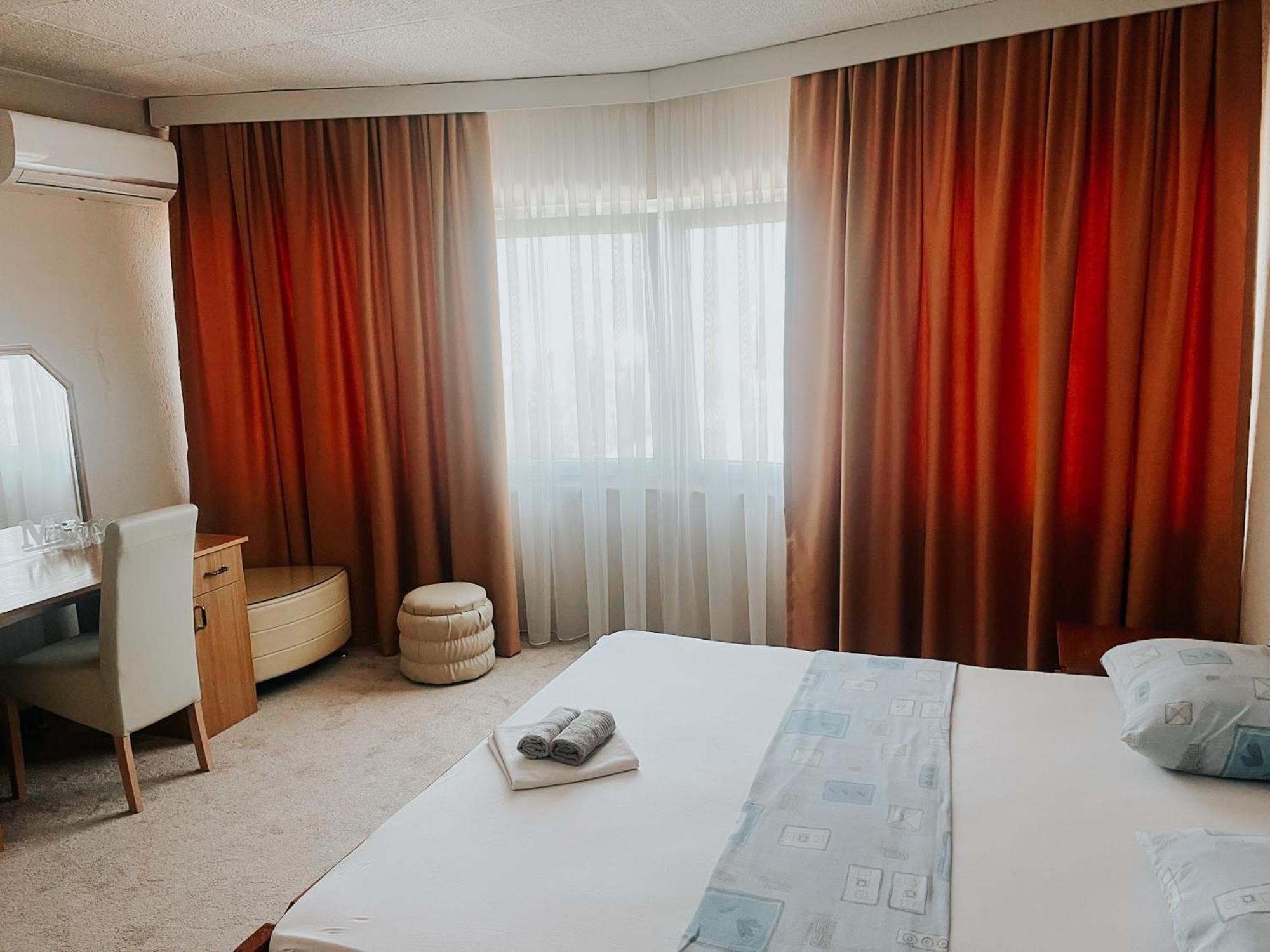Motel Daco Вітез Екстер'єр фото